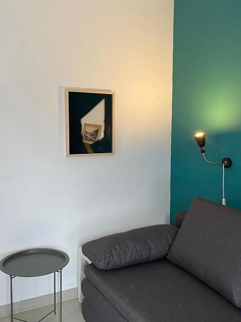 Apartment Olive Green ميدولين